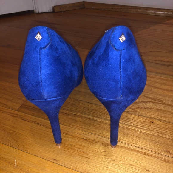 Blue pumps - Picture 4 of 7